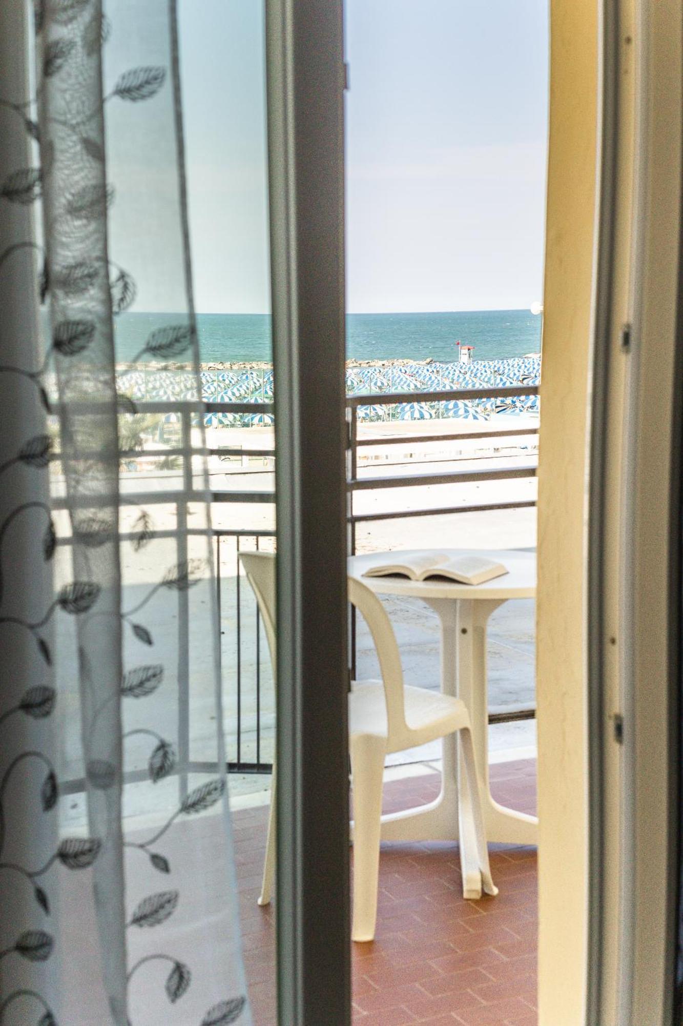 Hotel Royal Cattolica Kültér fotó